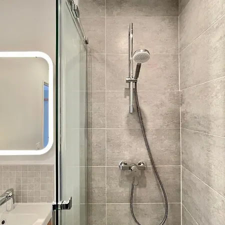 Vaissette By Yume Toulouse